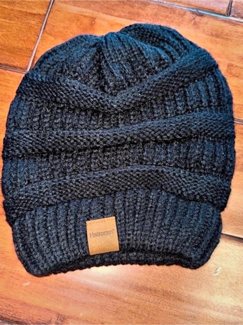 NWOT- Hatromm Black Textured Knit Fleece-Lined Cuffed Beanie